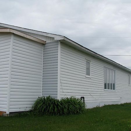 Right Off Da Boat B&B Channel Port aux Basques Bagian luar foto