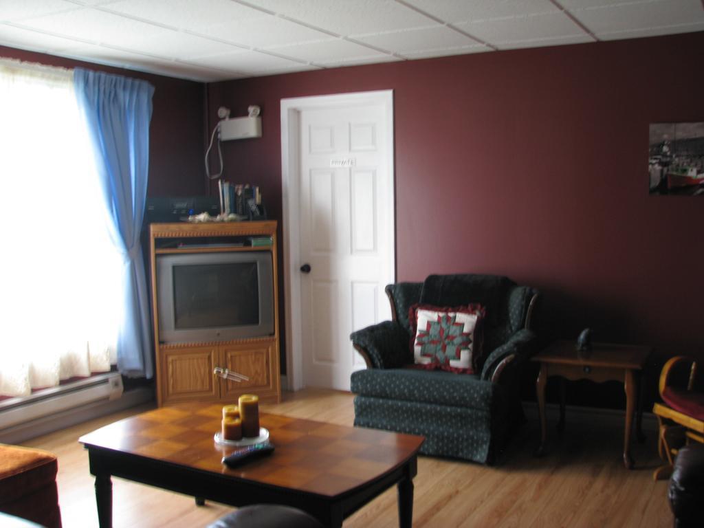 Right Off Da Boat B&B Channel Port aux Basques Bagian luar foto